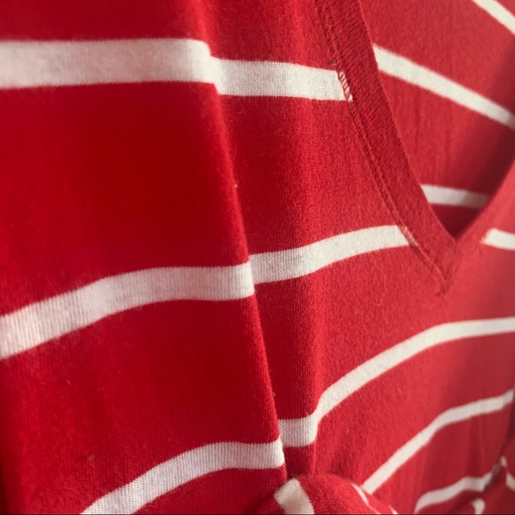 A&F  RED - Picture 2 of 4